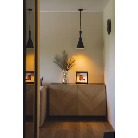 Brand New! Cozy In Center - Walk To *